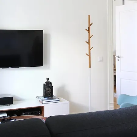 Madalena 133 * Lisboa