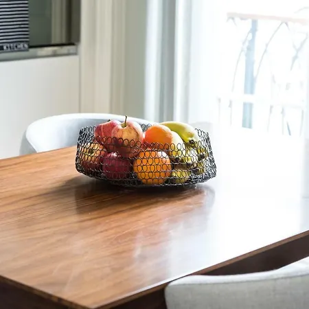 玛达勒纳133公寓 *